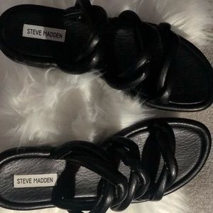 Size 10 never worn Steve Madden slides